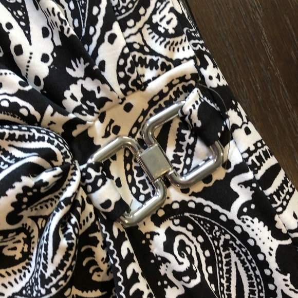 Dress. Worn once. Cream and black, so comfortable! - Picture 2 of 4